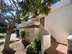 2931 Plaza del Amo