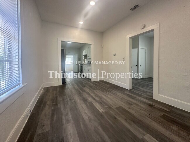 Foto del edificio - 2125 Lambert St