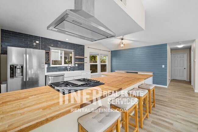 Foto del edificio - 624 Springfield Cir
