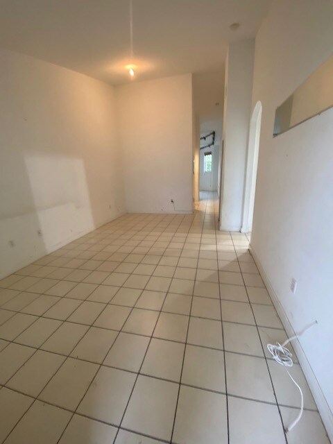 Building Photo - 1692 SE 29th Ct
