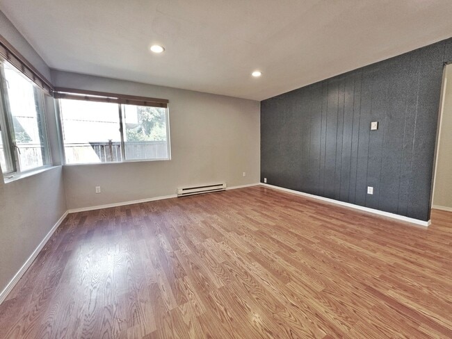 Photo - 1108 Bellevue Way SE #2 House