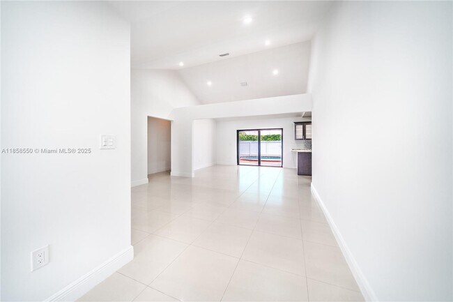 Foto del edificio - 1001 NW 127th Pl