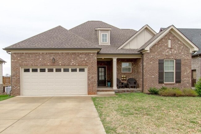 Building Photo - 422 Tamarac Dr