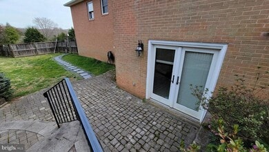 Building Photo - 3000 Melanie Ln