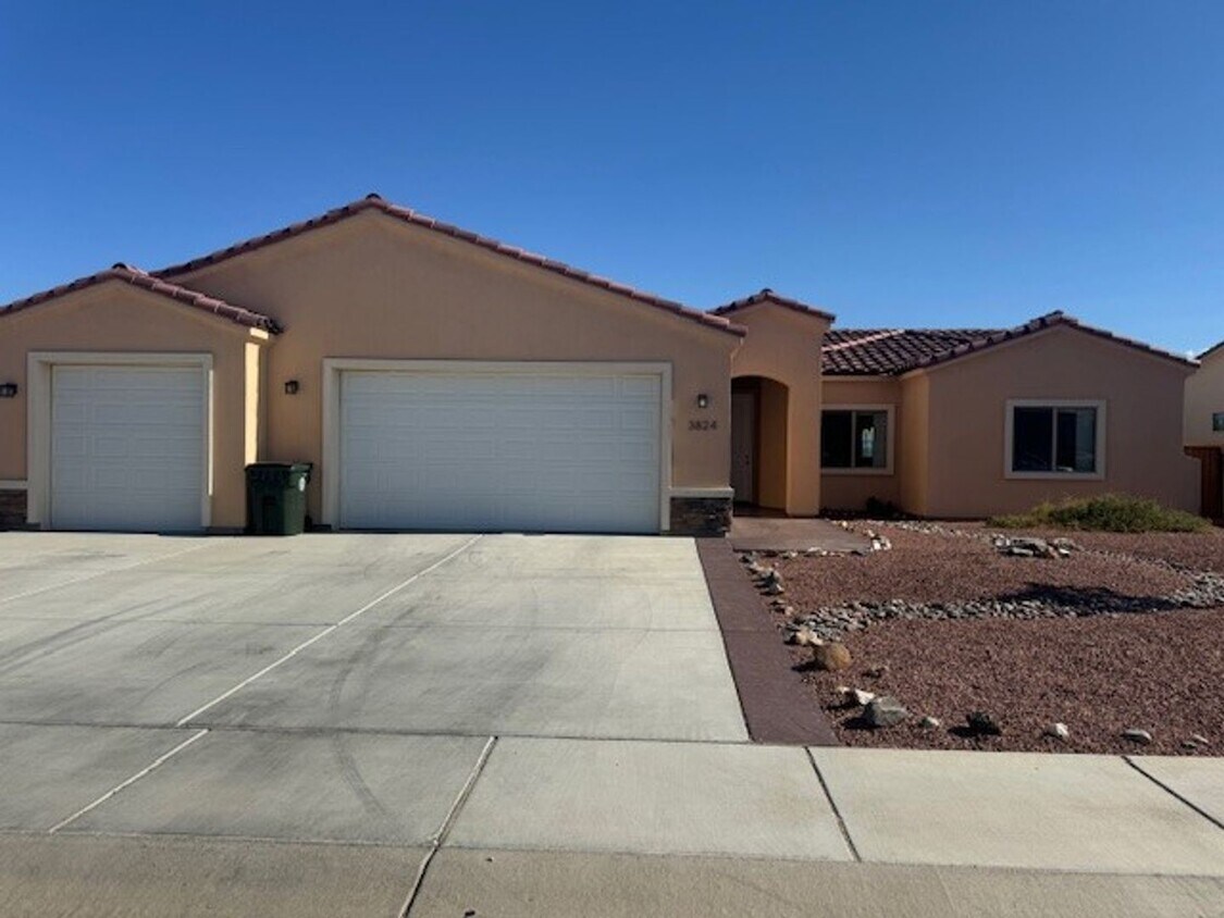 3824 Katie Ln Loop, Kingman, AZ 86401 House Rental in Kingman, AZ