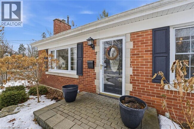 Building Photo - 2 Hillier Crescent