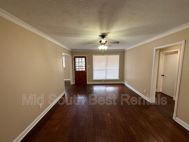 Building Photo - 3069 Homewood Dr