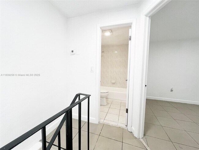 Foto del edificio - 65 NE 59th St
