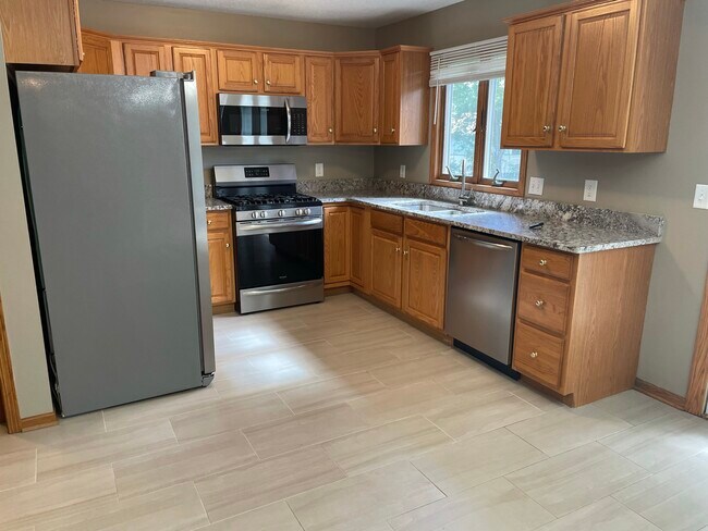 Foto del edificio - 6303 Wilkes Ave