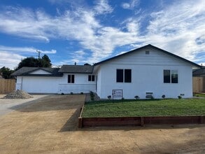 Building Photo - 3510 Dickson Dr