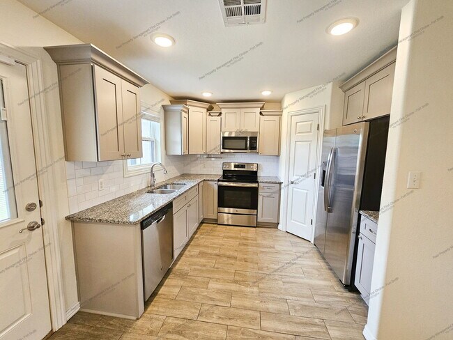 Foto del edificio - 6614 Leightyn Ln