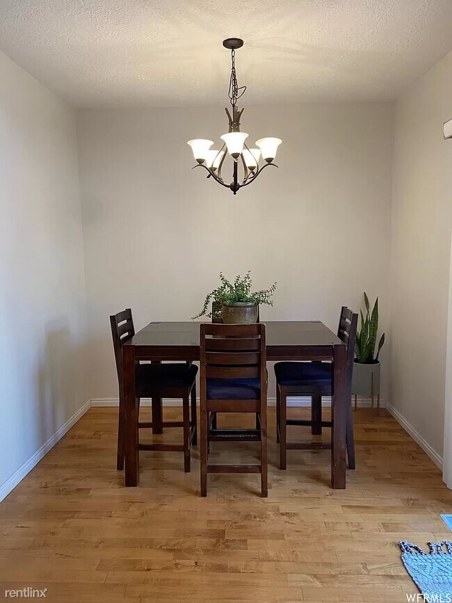 Building Photo - 3 br, 2.5 bath Townhome - 4587 S Red Sage Ct