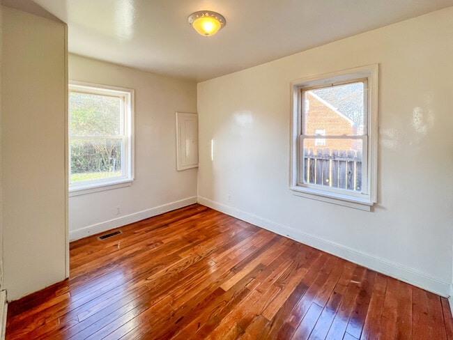 Building Photo - 2101 Gordon St