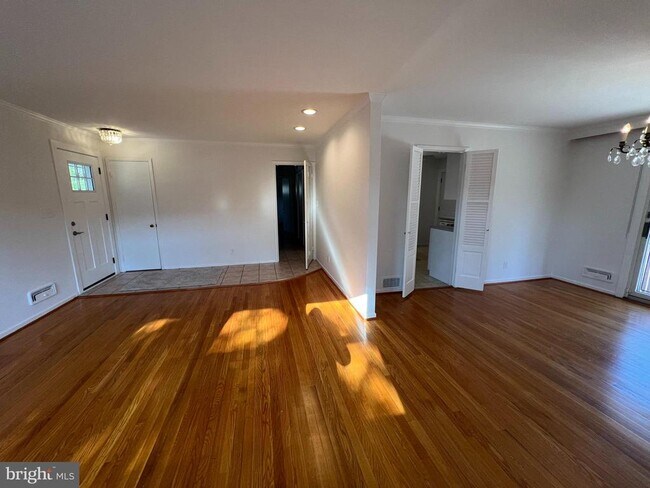 Building Photo - 1303 Pine Ridge Ln