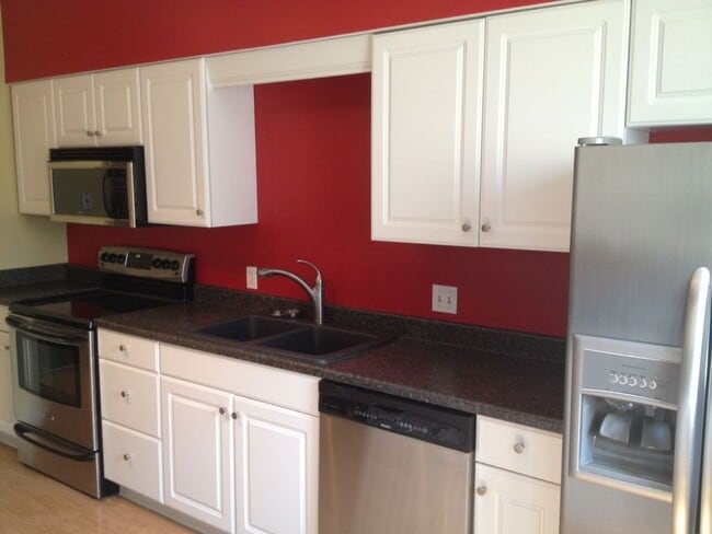 Building Photo - Lovely Apartment - 2 bedroom - 3rd floor