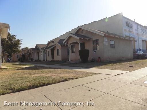 Building Photo - 622 N Fries Ave