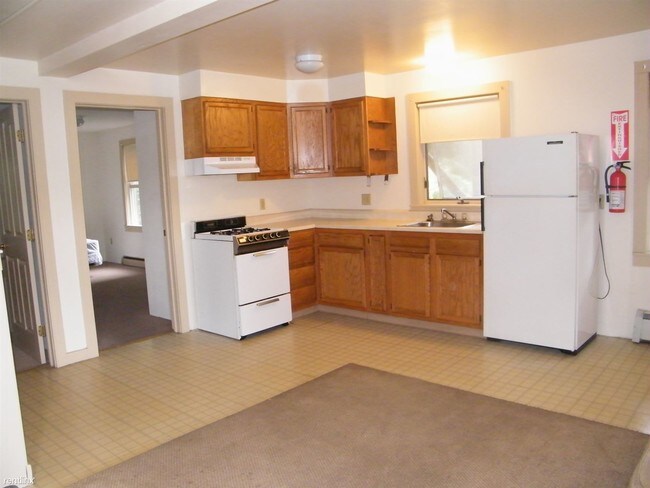 Building Photo - 210 W Spencer St