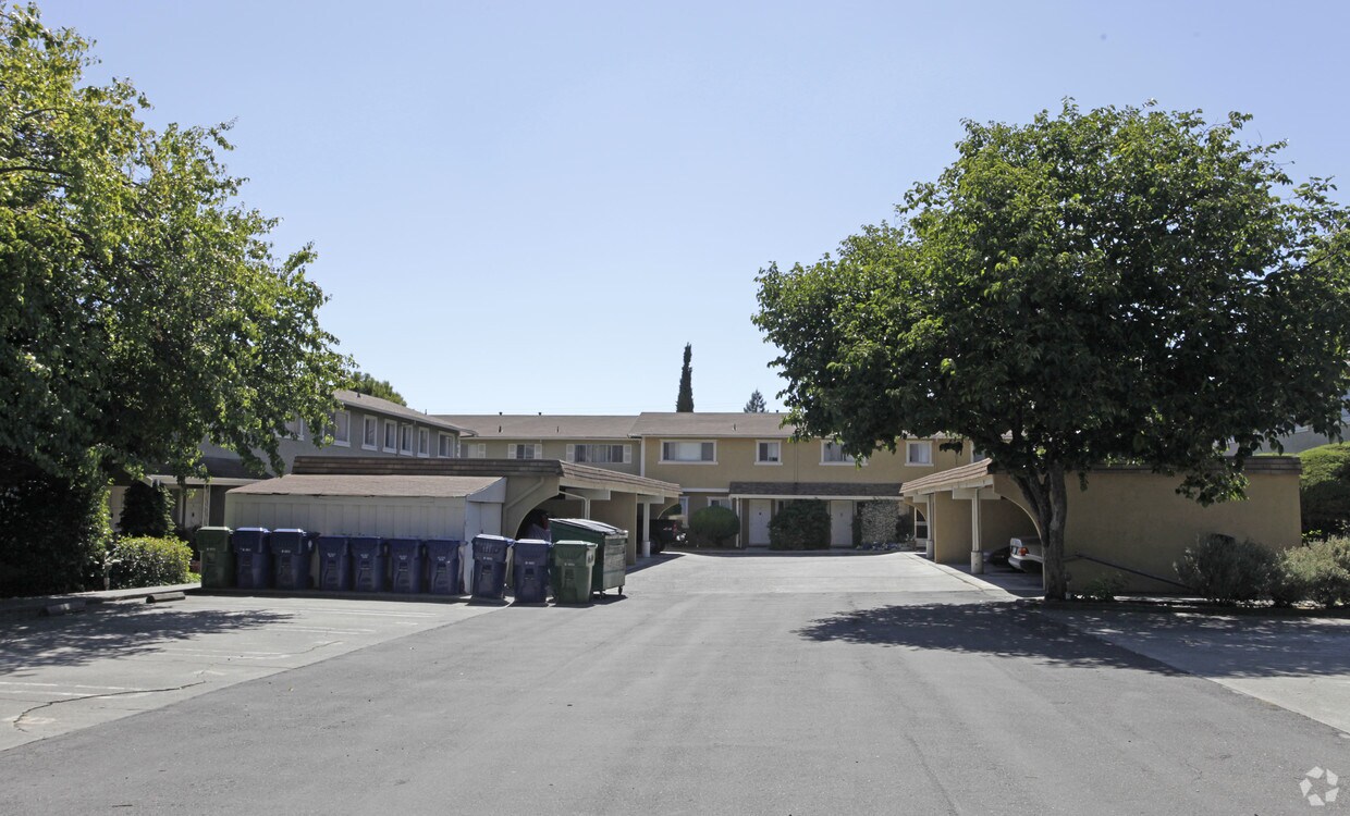 Foto del edificio - Santa Maria Townhomes