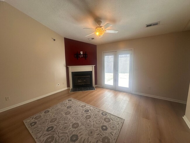 Building Photo - Three Bedroom Home -- Masonboro Loop