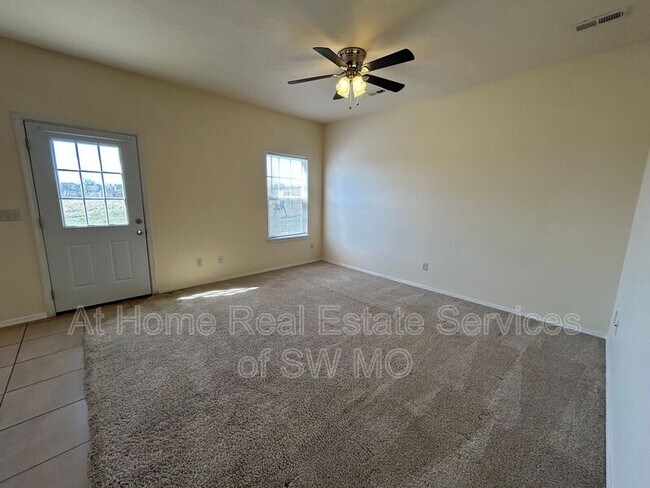 Foto del edificio - 1101 N Missouri Dr