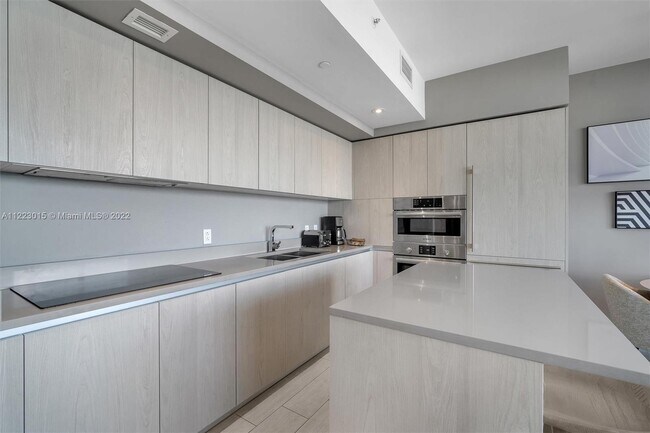 Foto del edificio - 4010 S Ocean Dr