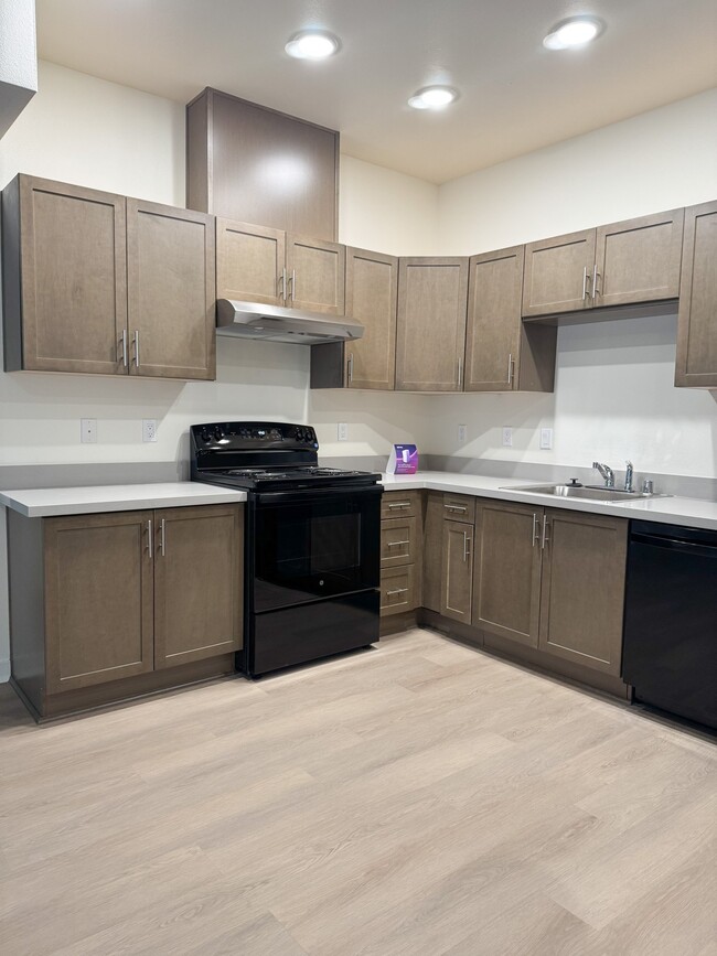 Building Photo - Alexander Valley Apartments - USDA Farm Labor Housing
