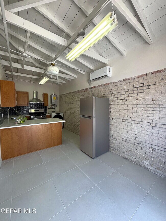 Foto del edificio - 3116 Wheeling Ave