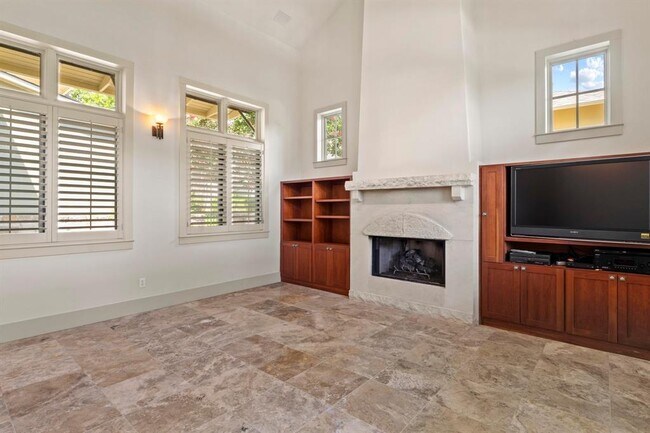 Building Photo - 3810 Ridgelea Dr