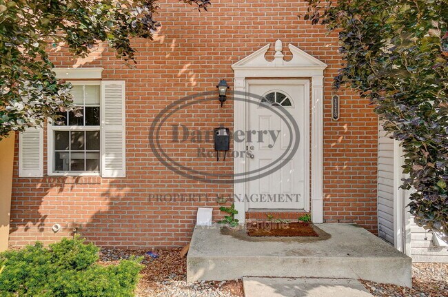 Foto del edificio - 1113 N Byrne Rd