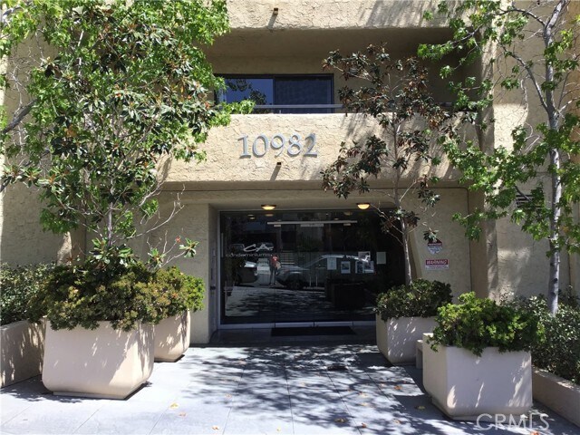 Foto del edificio - 10982 Roebling Ave