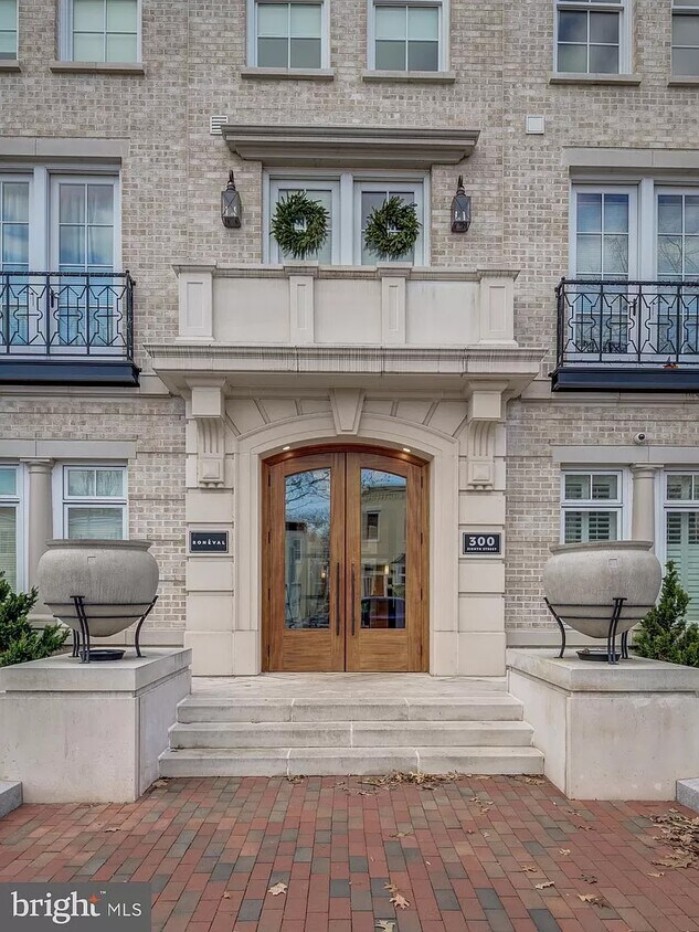 Foto principal - 300 8th St NE