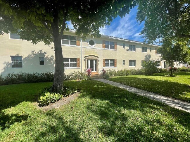 Foto del edificio - 715 NE 91st St