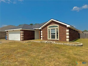 Building Photo - 2409 Vernice Dr