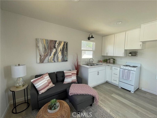 Foto del edificio - 10098 Campbell Ave