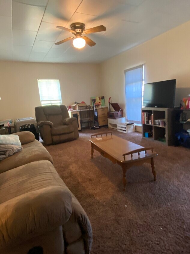Living Room 2 - 921 N 6th St
