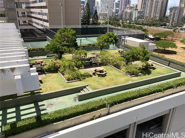 Building Photo - 2333 Kapiolani Blvd