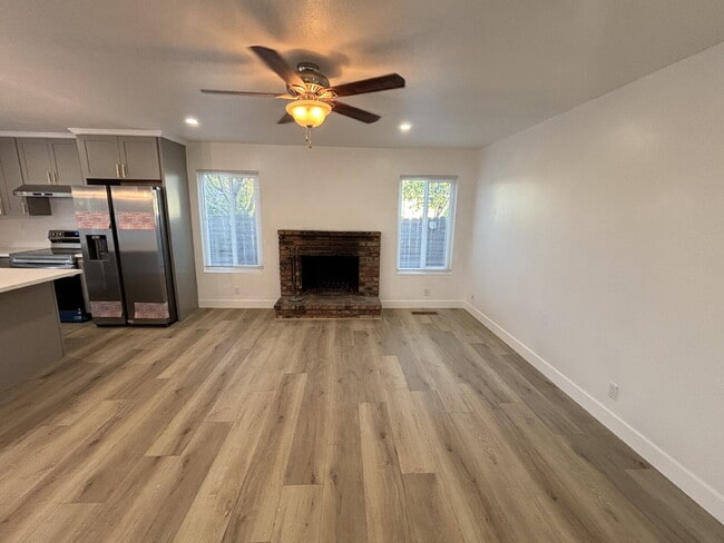 Building Photo - "Completely Remodeled and Charming 3-Bed Oasis with Pool & Fireplace in Pittsburg's Heart!"