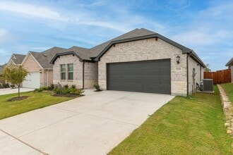 Building Photo - 2216 Dunbar Dr