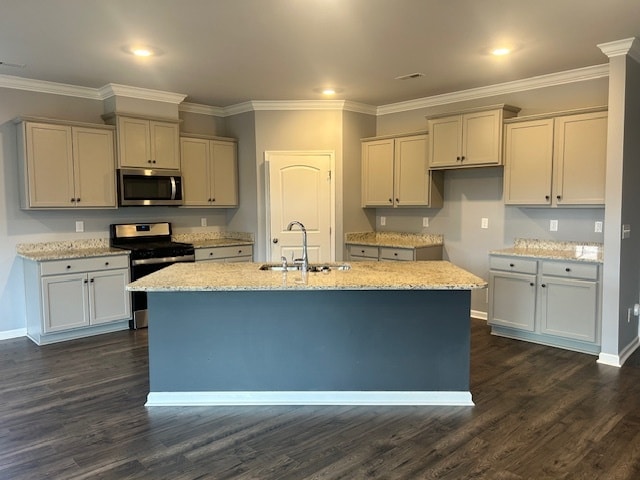 Building Photo - 22640 Regent Dr