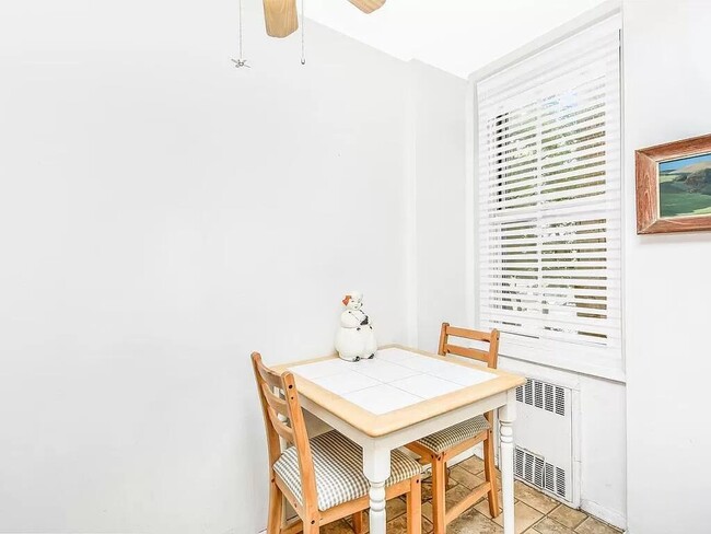 Foto del edificio - 5601 Riverdale Ave