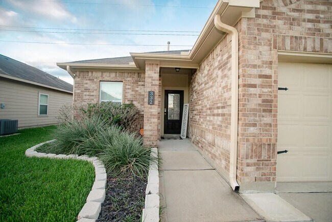Building Photo - 332 Apache Field Ln