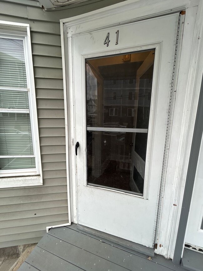 41-43 Bruce Street - 41-43 Bruce Street Apartment