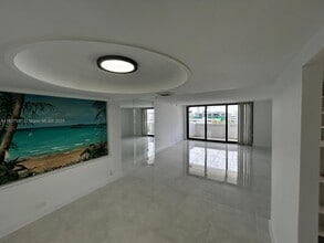 Building Photo - 10101 E Bay Harbor Dr