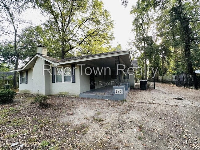 Photo - 842 Isabelle Street House