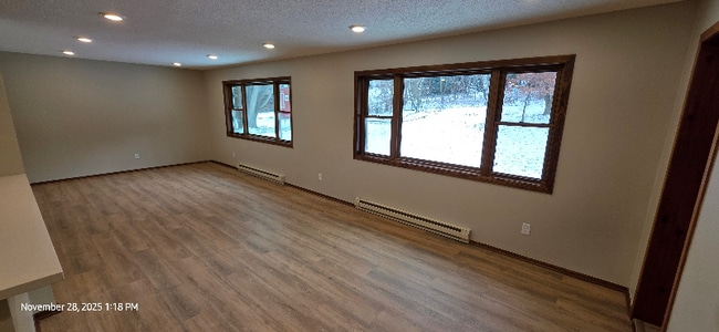 Foto del edificio - 754 Paperjack Dr