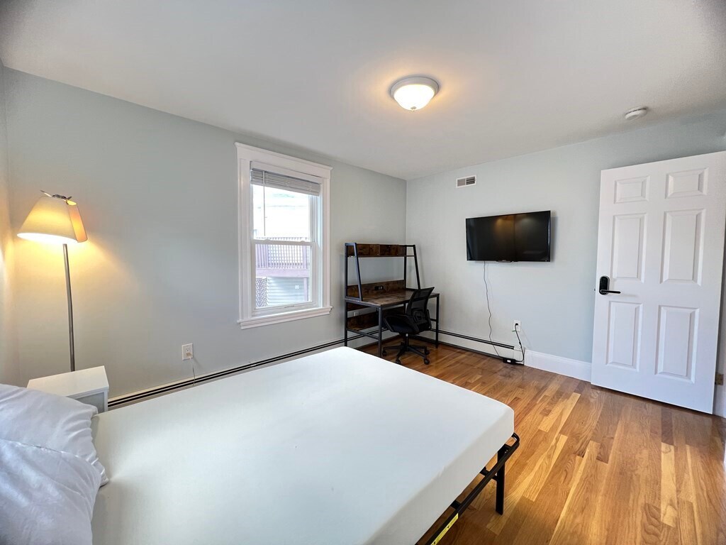 15 Merrymount Ave Unit 2, Quincy, MA 02170 Condo for Rent in Quincy