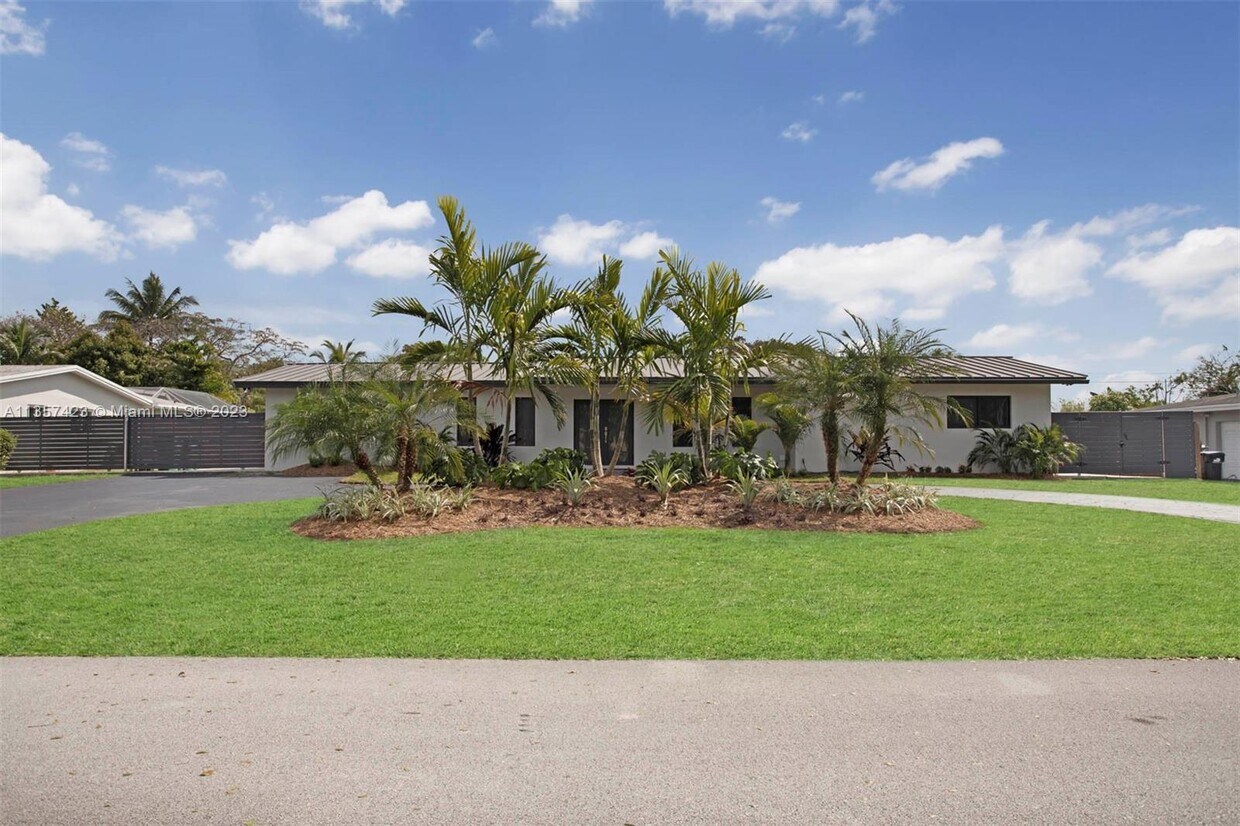 17701 SW 92nd Ct, Palmetto Bay, FL 33157 House for Rent in Palmetto Bay, FL