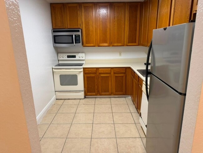 Photo - 3934 B Versailles Dr. Apartment