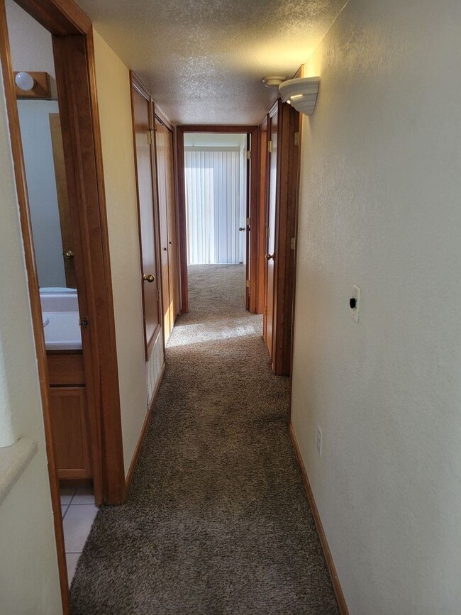 Foto del edificio - Townhouse in the Pines ***COMING SOON*** WILL PROCESS APPILCATIONS ON 3/5/26***