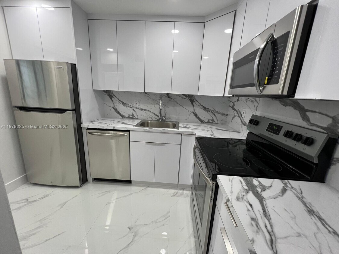 Foto principal - 505 Gardens Dr